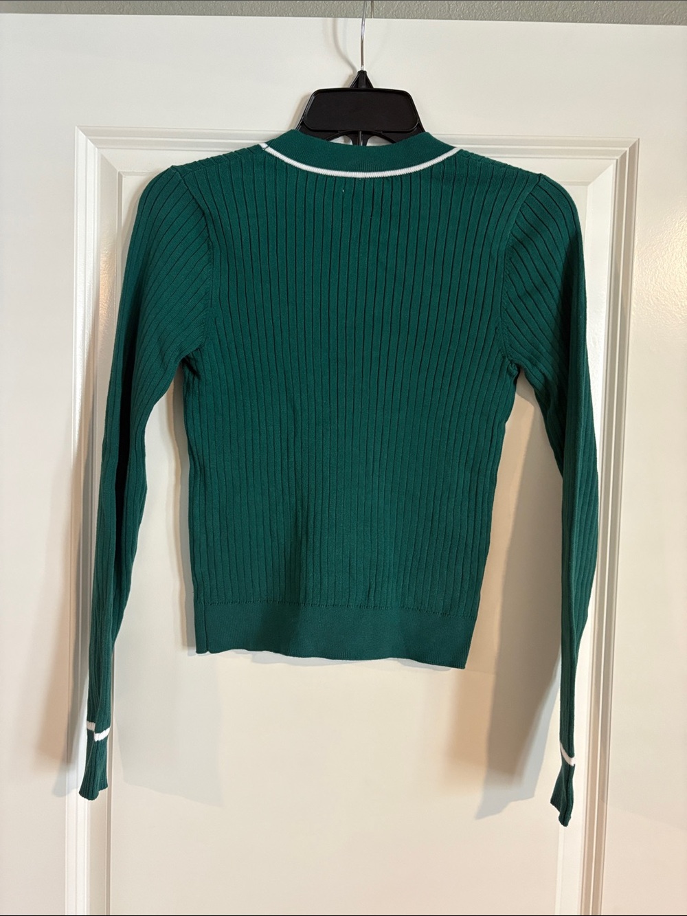 all in motion Emerald Green Ribbed V-Neck Cardigan with White Trim - Picture 3 of 3